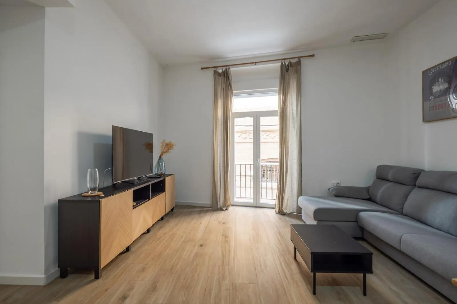 Piso nuevo en pleno centro de Cadiz, calle Plocia Apartamento
